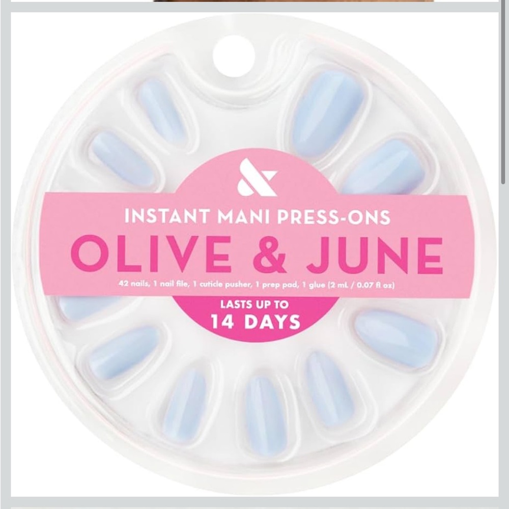 Olive & June Press On Nails Lavender
